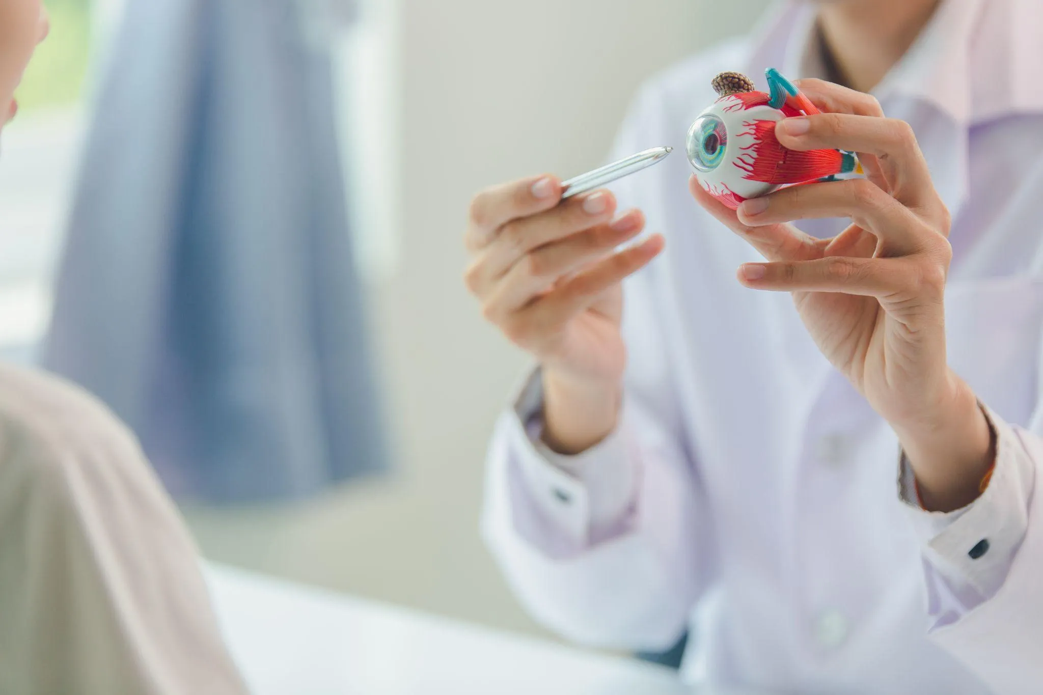 コンタクトレンズは眼科での処方が必要な医療機器